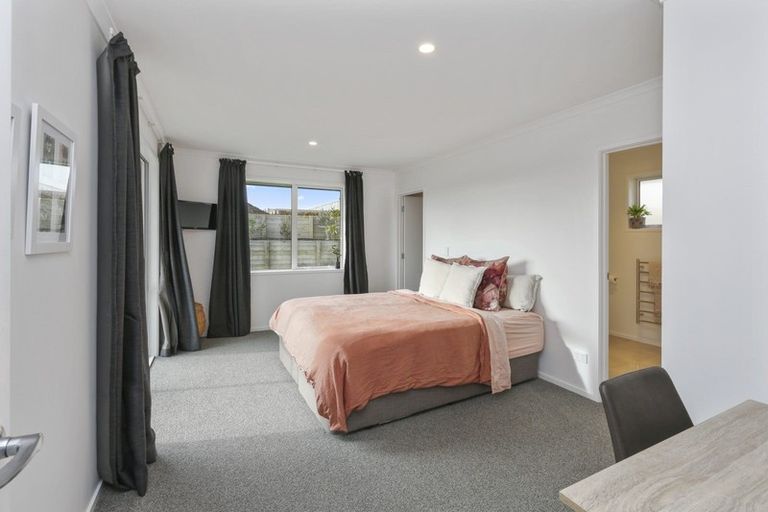 Photo of property in 9 Marsden Place, Hurworth, New Plymouth, 4310