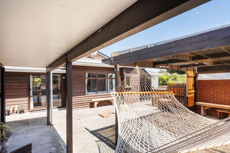 Photo of property in 11 Koura Street, Tangimoana, 4822