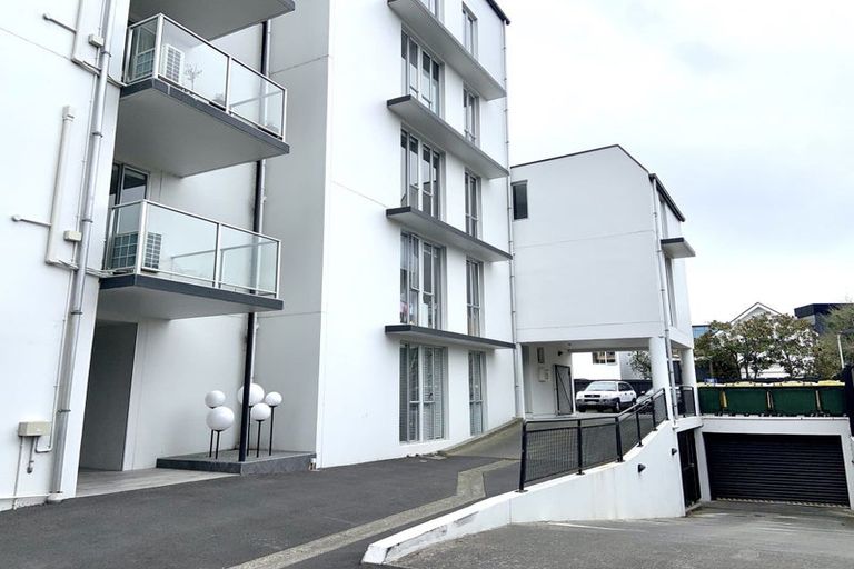 Photo of property in 2/15 Peterborough Street, Christchurch Central, Christchurch, 8013