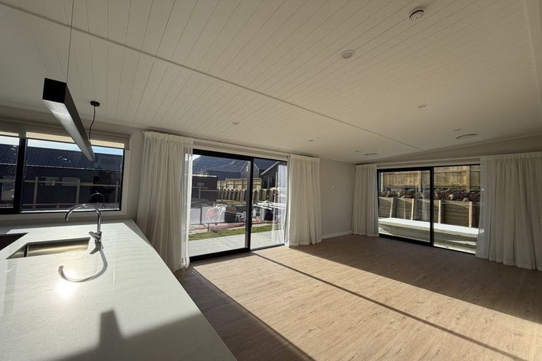 Photo of property in 6 Rowe Drive, Jacks Point, 9371