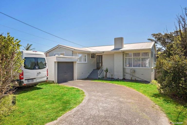 Photo of property in 20 Montgomery Avenue, Belmont, Auckland, 0622