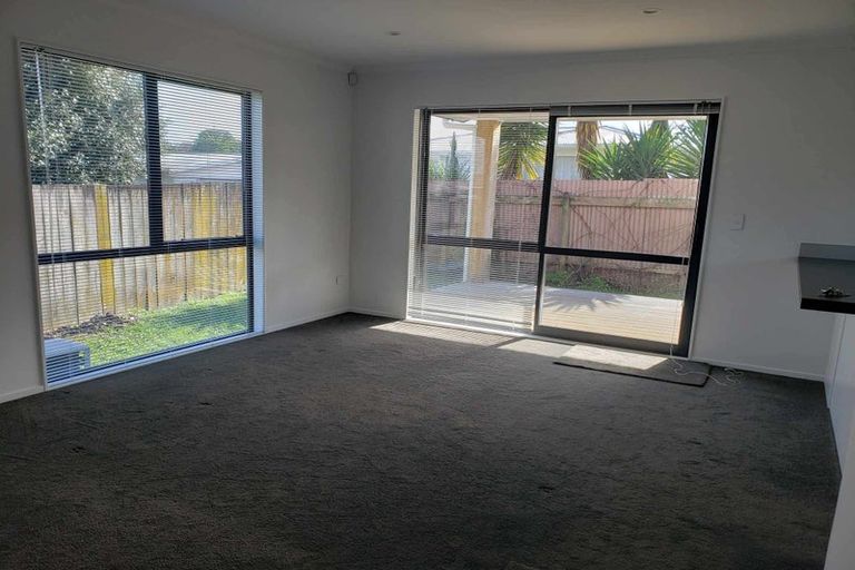 Photo of property in 21 Tairere Crescent, Rosehill, Papakura, 2113