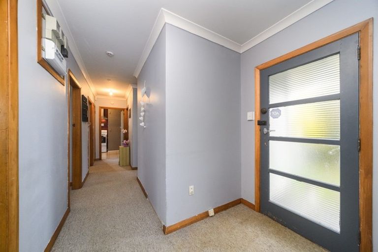 Photo of property in 2 Salford Place, Awapuni, Palmerston North, 4412