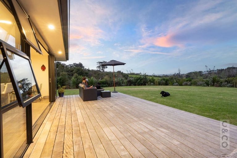 Photo of property in 225b Amreins Road, Taupaki, 0782