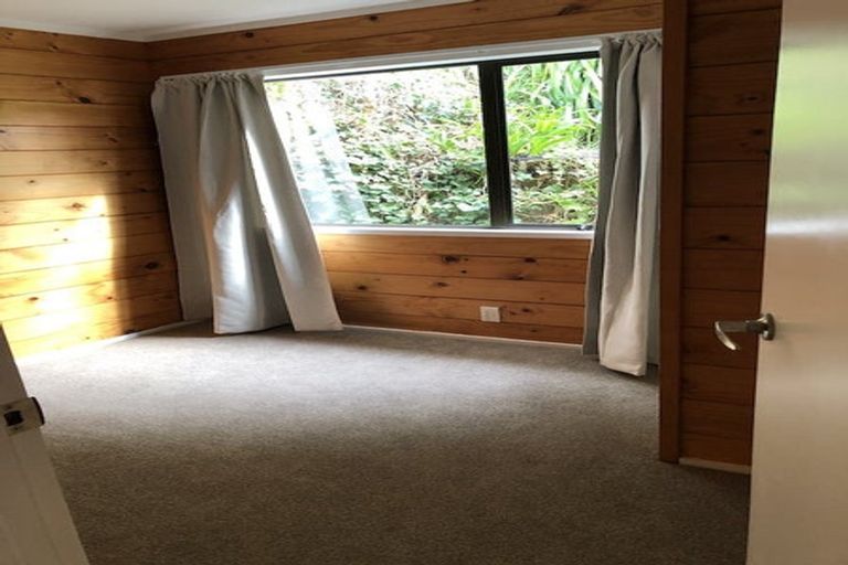 Photo of property in 15a Main Road, Tawa, Wellington, 5028