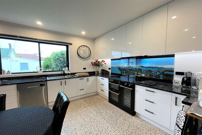 Photo of property in 47 Renfrew Street, Balclutha, 9230
