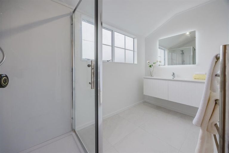 Photo of property in 1/5 Kadina Place, Botany Downs, Auckland, 2010