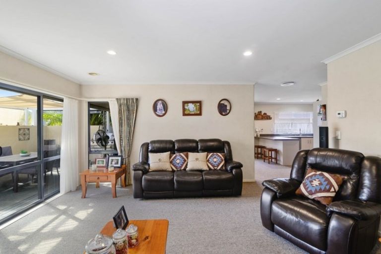 Photo of property in 19 Heaphy Place, Pukehangi, Rotorua, 3015