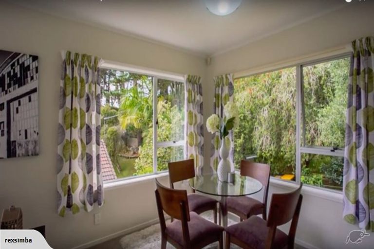 Photo of property in 2/20 Malters Place, Browns Bay, Auckland, 0630