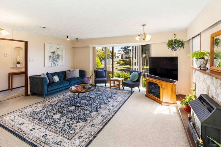 Photo of property in 19 Akepiro Place, Tawhero, Whanganui, 4501