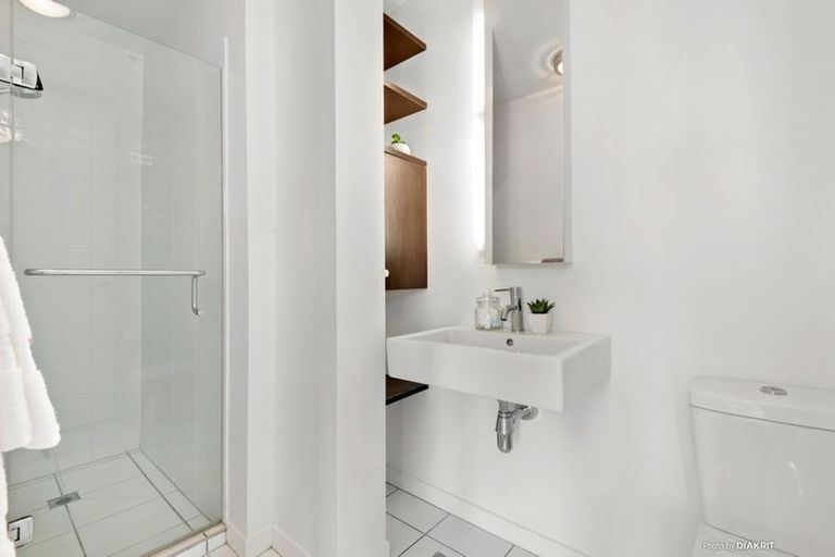 Photo of property in Montreaux Apartments, 10d/164 The Terrace, Wellington Central, Wellington, 6011