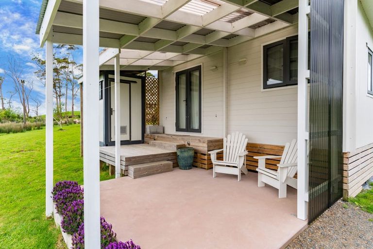 Photo of property in 15 Massey Road, Waipu, 0582