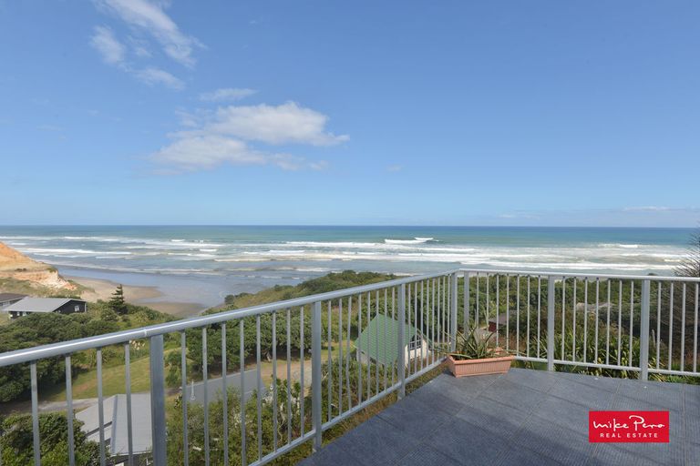 Photo of property in 20 Coates Avenue, Baylys Beach, Dargaville, 0377