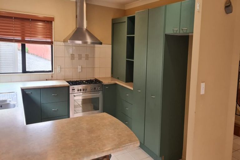 Photo of property in 24 Vireya Court, Goodwood Heights, Auckland, 2105