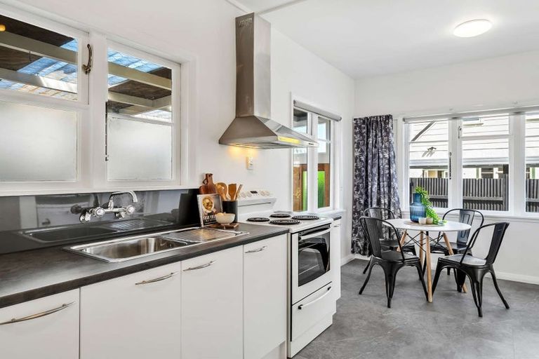 Photo of property in 36 Wilton Street, Levin, 5510