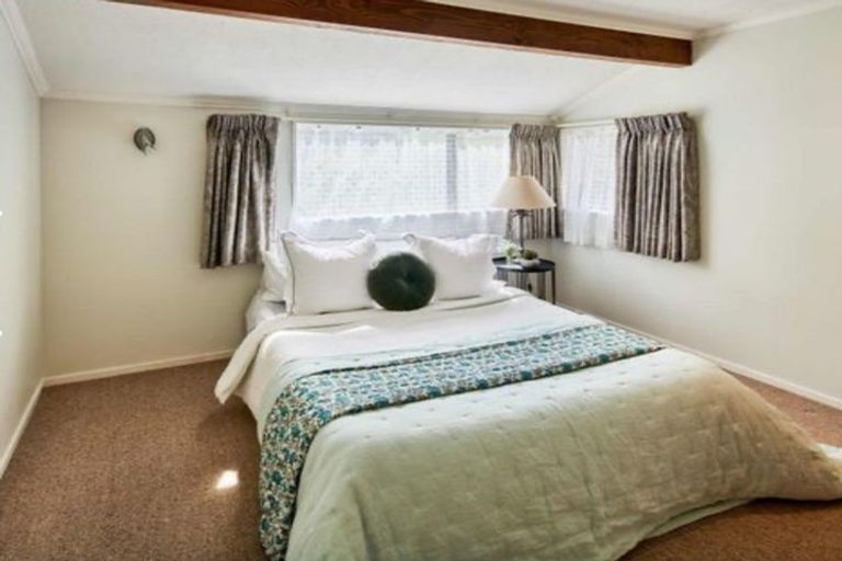 Photo of property in 51 Peterhouse Street, Tawa, Wellington, 5028