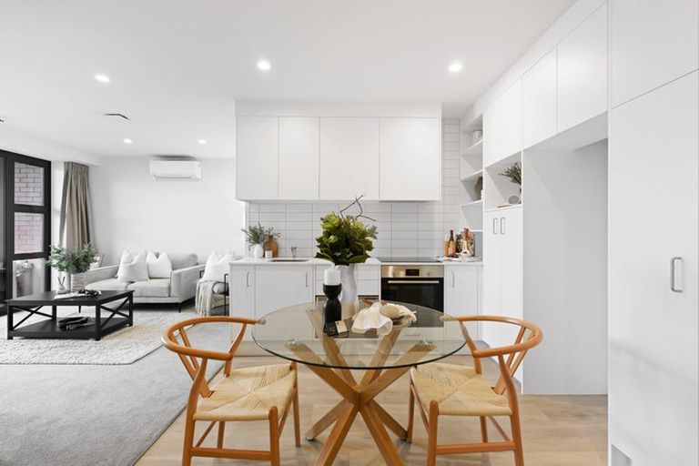 Photo of property in 33 Liverpool Street, Levin, 5510