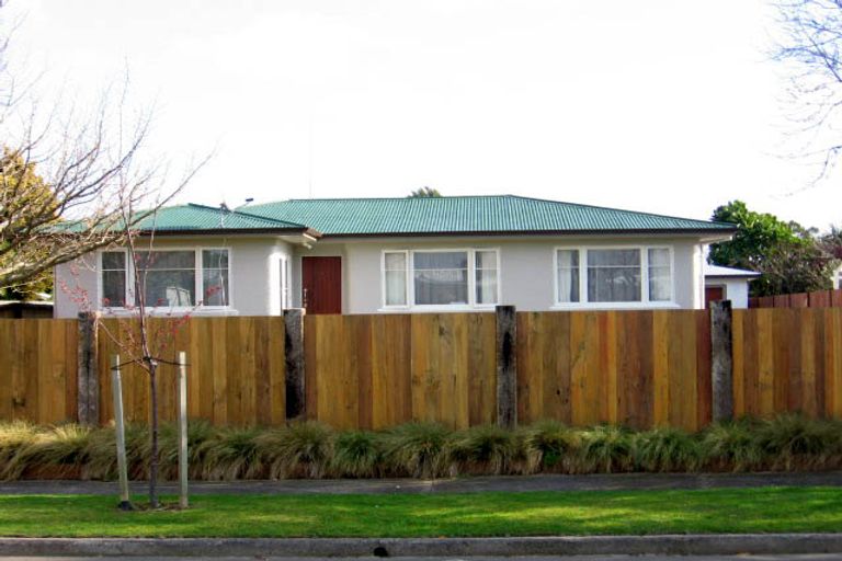 Photo of property in 10 Burfield Place, Awapuni, Palmerston North, 4412