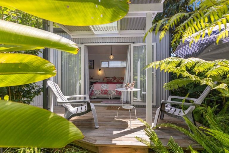 Photo of property in 15 Pomare Road, Russell, 0202