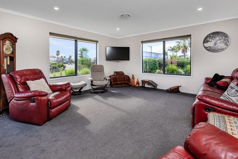 Photo of property in 26 Key West Drive, One Tree Point, 0118