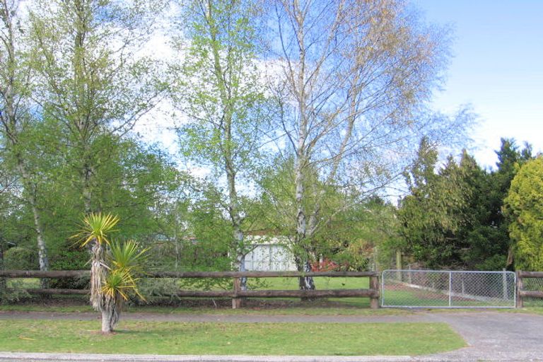 Photo of property in 9 Tawhaa Road, Waitahanui, Taupo, 3378