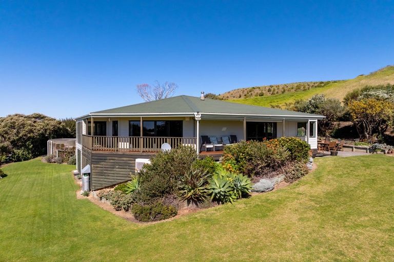 Photo of property in 24 Palm Parade, Riversdale Beach, Masterton, 5872