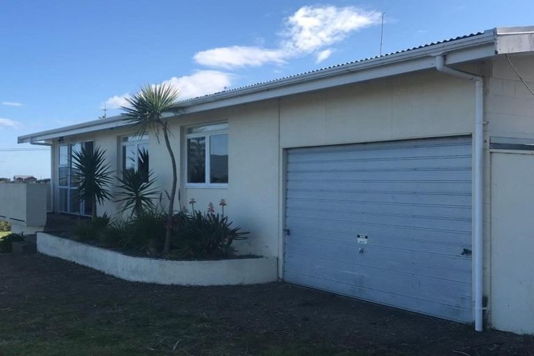 Photo of property in 18 Queens Road, Waikanae Beach, Waikanae, 5036