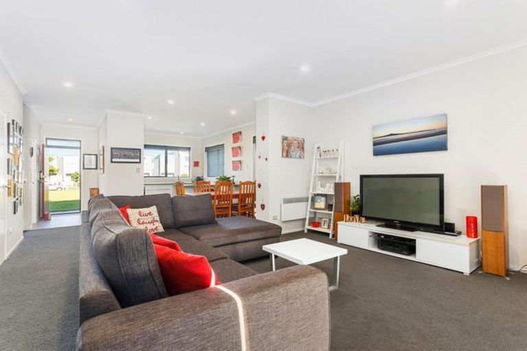 Photo of property in 10 Rangihina Road, Hobsonville, Auckland, 0616