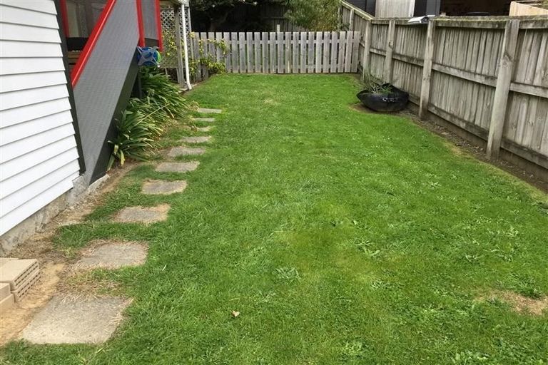 Photo of property in 43 Durham Street, Picton, 7220