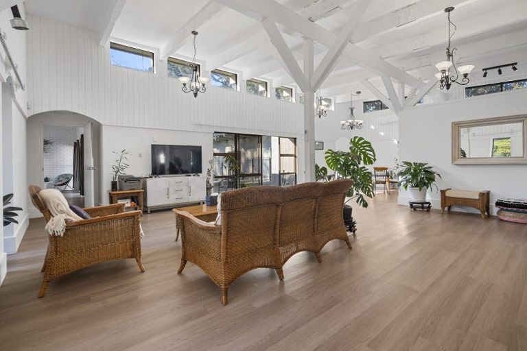 Photo of property in 1 Whitford Park Road, Whitford, Howick, 2571