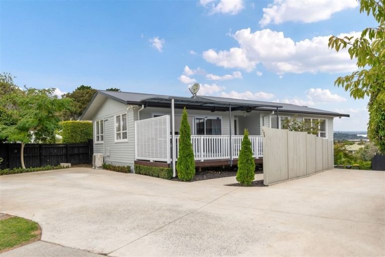 Photo of property in 122 Ennis Avenue, Pakuranga Heights, Auckland, 2010