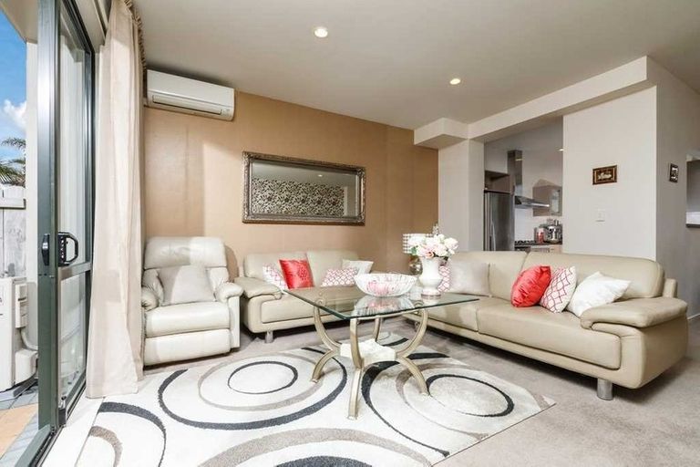 Photo of property in 40/22 Northcross Drive, Oteha, Auckland, 0632