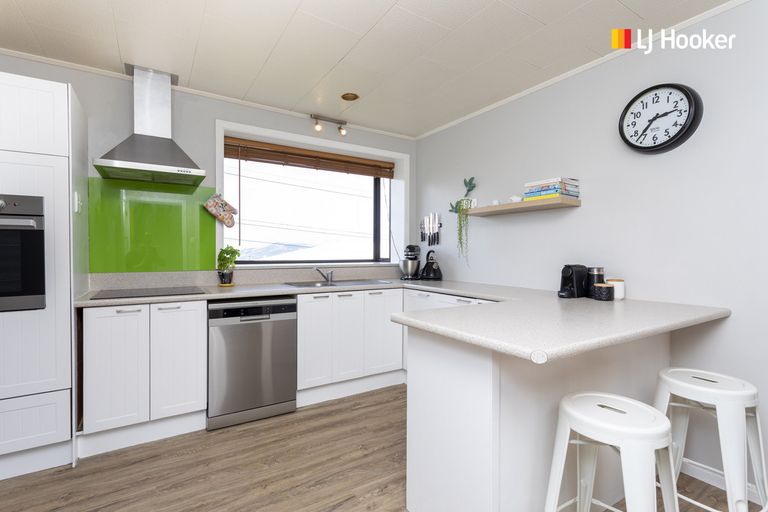 Photo of property in 75 Gilkison Street, Halfway Bush, Dunedin, 9010