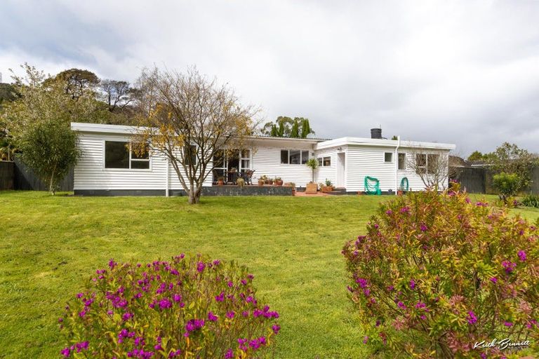 Photo of property in 22 Black Beech Street, Birchville, Upper Hutt, 5018