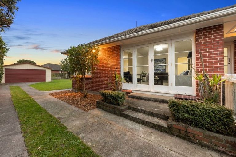 Photo of property in 22 Mappleton Avenue, Burnside, Christchurch, 8053