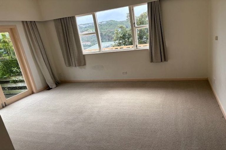 Photo of property in 37 Milne Terrace, Island Bay, Wellington, 6023