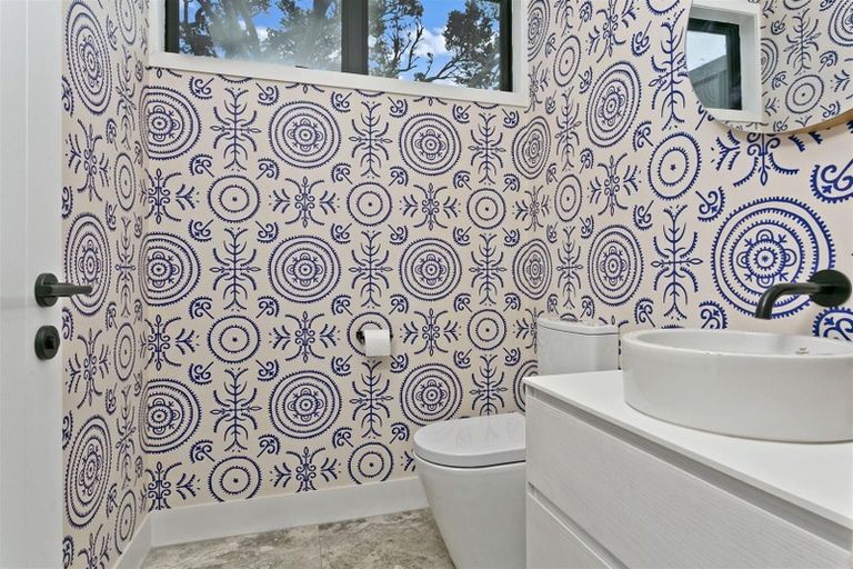 Photo of property in 21 Alfred Street, Northcote Point, Auckland, 0627