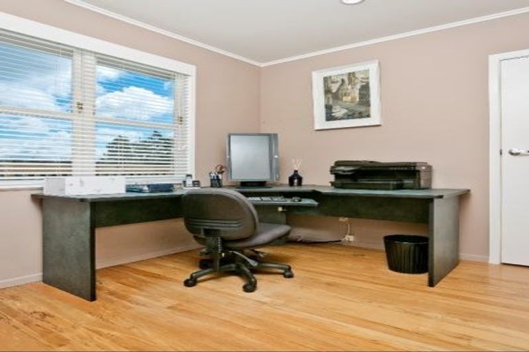 Photo of property in 96 Archers Road, Glenfield, Auckland, 0629