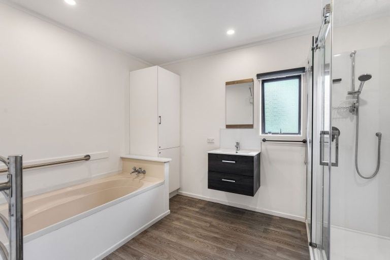 Photo of property in 124 Onemana Drive, Onemana, Whangamata, 3691