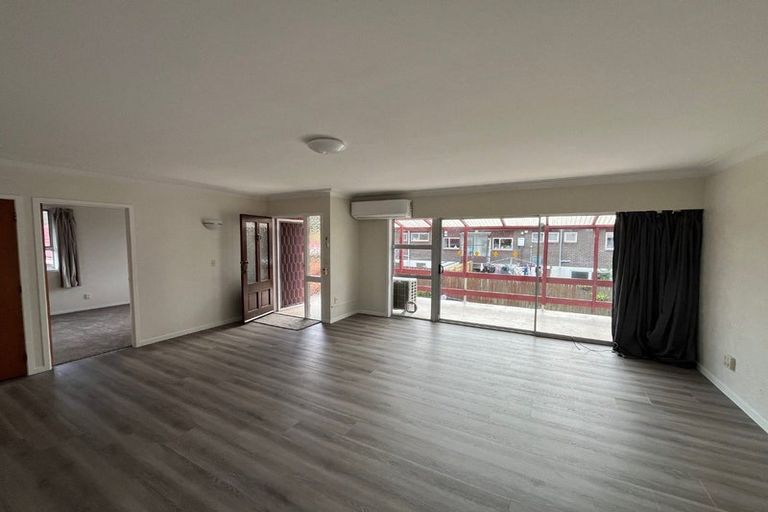 Photo of property in 3/8 Pamela Place, New Lynn, Auckland, 0600