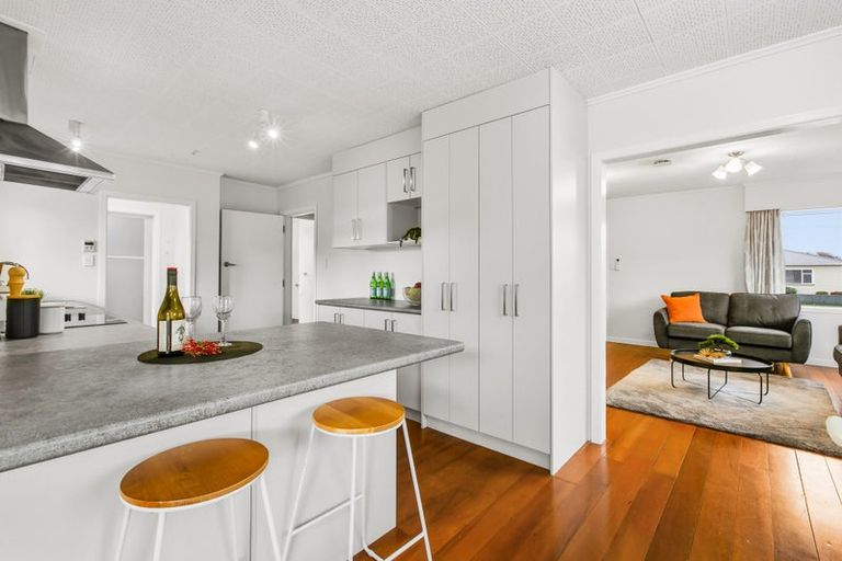 Photo of property in 247 Mangorei Road, Merrilands, New Plymouth, 4312