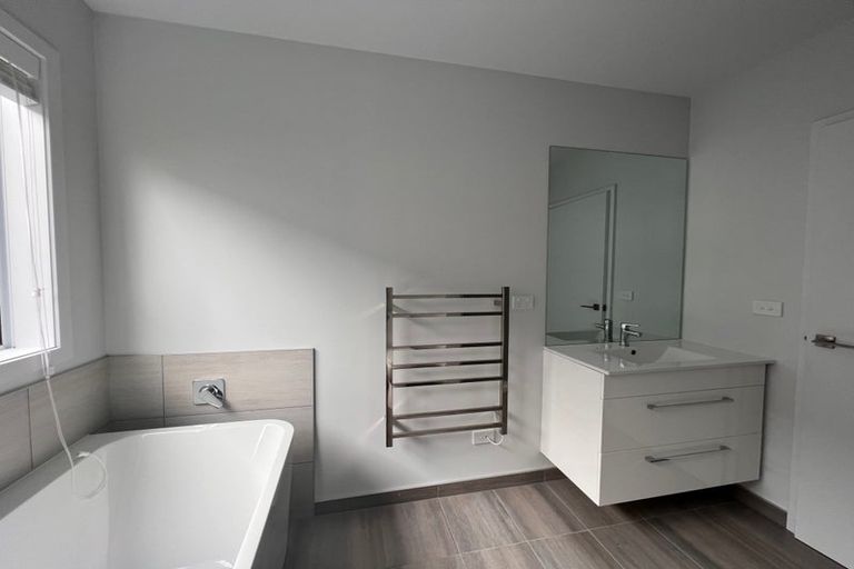 Photo of property in 38 Karearea Avenue, Kenepuru, Porirua, 5022