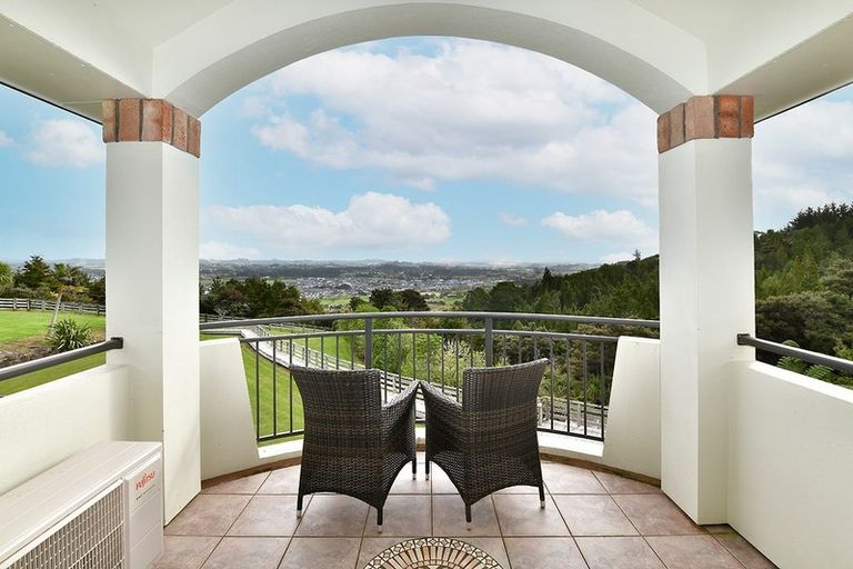 Photo of property in 54 Pinetone Road, Kumeu, 0892