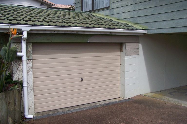 Photo of property in 54 Robbies Road, Shelly Park, Auckland, 2014