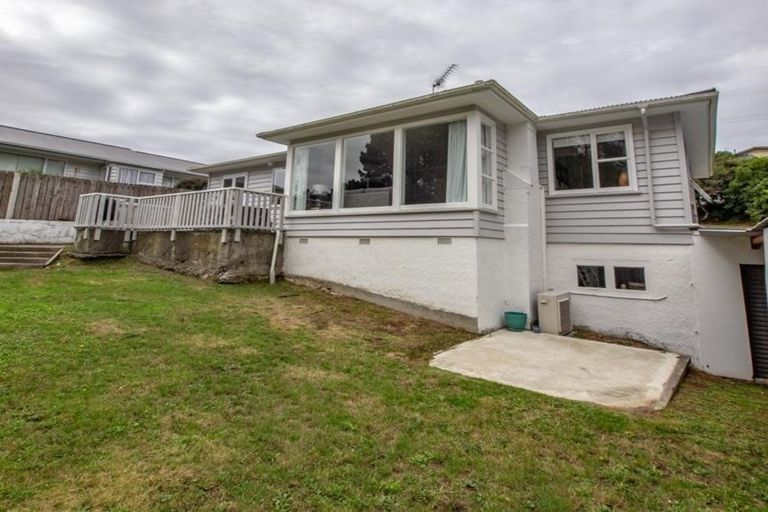 Photo of property in 15 Cunliffe Street, Johnsonville, Wellington, 6037