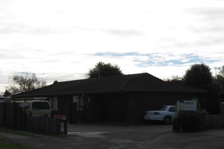 Photo of property in 1/25 La Perouse Place, Northcote, Christchurch, 8052