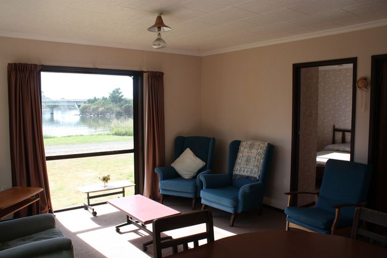 Photo of property in 25 Riverside Road, Taieri Mouth, Brighton, 9091