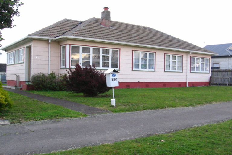 Photo of property in 630 Featherston Street, Roslyn, Palmerston North, 4414