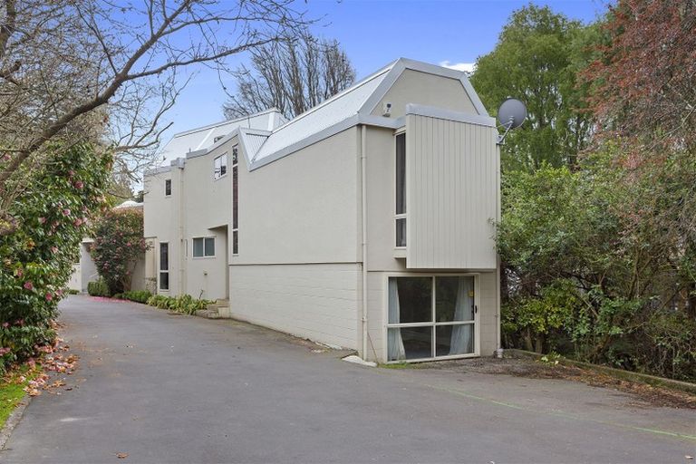 Photo of property in 2/88 Clyde Road, Ilam, Christchurch, 8041