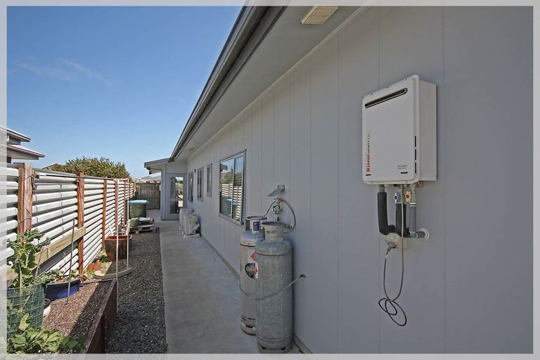 Photo of property in 10 Story Street, Foxton Beach, Foxton, 4815